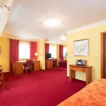 Hotel Ceska Koruna 3*