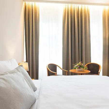 Ceska Koruna Otel Decin