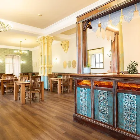 Hotel Ceska Koruna 3*
